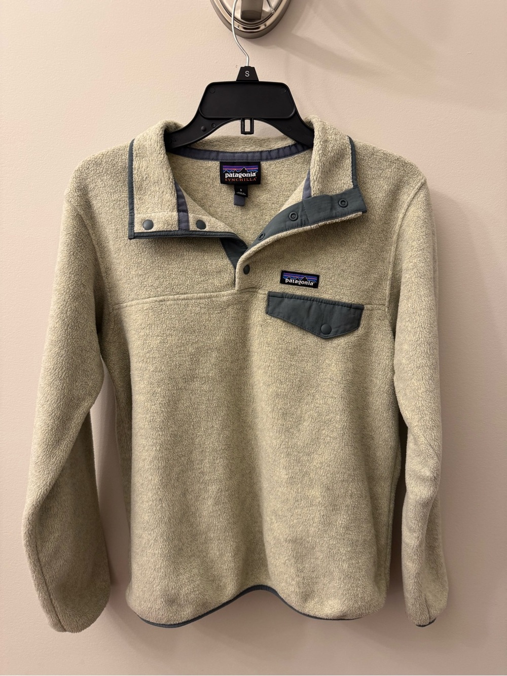 Patagonia Men's Oatmeal Heather Snap-Button Fleece Pullover with Dark Trim